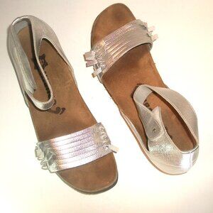 Grubin Silver Leather Comfort Sandals w Adjustable Ankle Strap 9.5M $92 Worn 1X